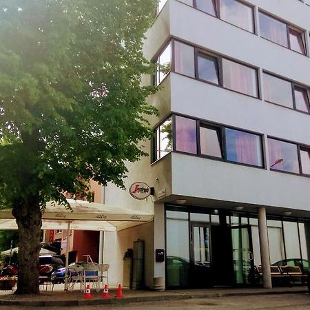 Carolina Hotel ปาร์นู ภายนอก รูปภาพ