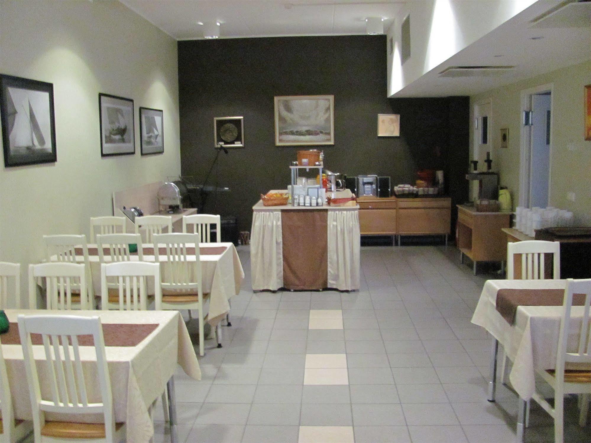 Carolina Hotel ปาร์นู ภายนอก รูปภาพ